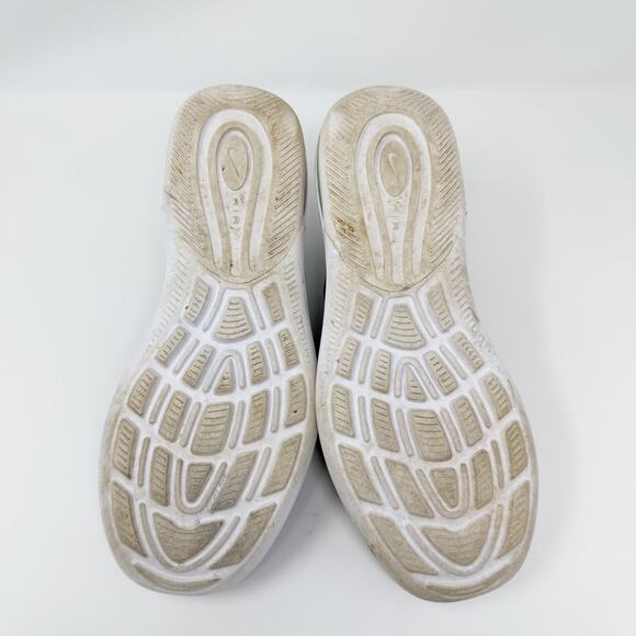 Nike Air Max Axis Black & White Running Shoe Women's 9 - Picture 9 of 13